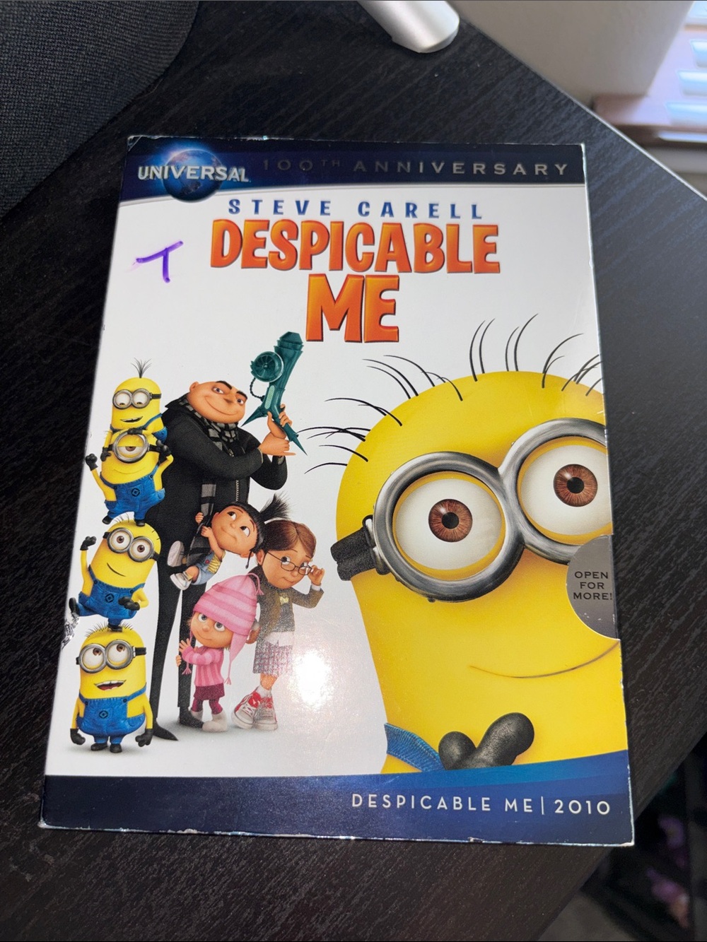 Universal Despicable Me DVD Cover — Yellow Minion Artwork